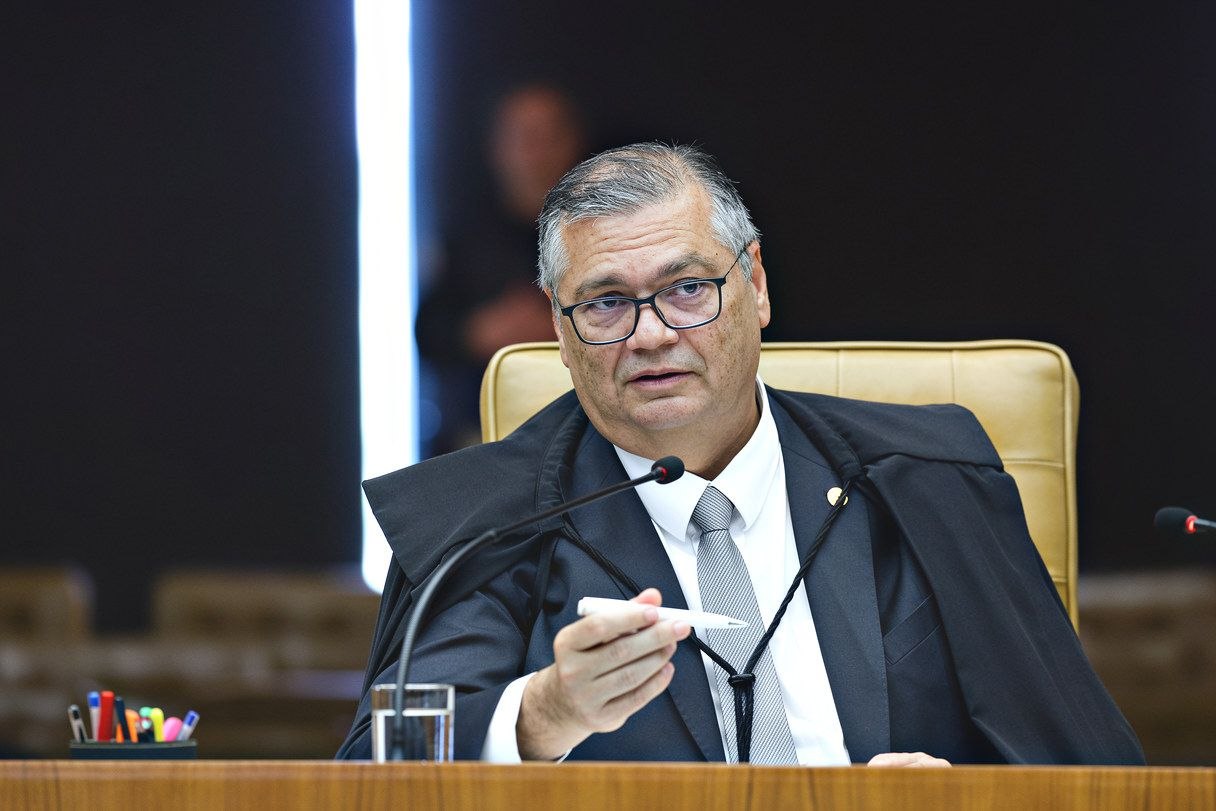 Min. Flavio Dino: atuando como militante do PT