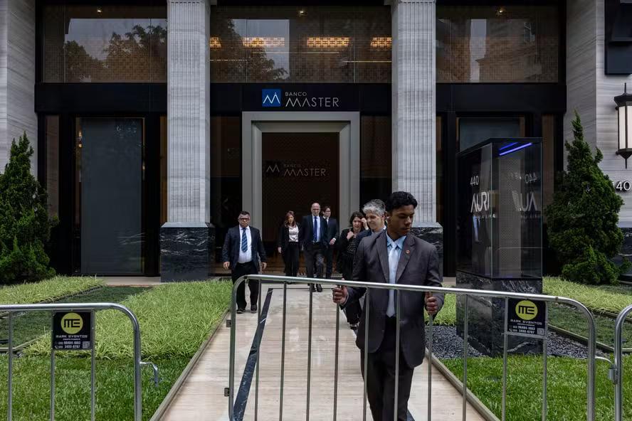 Master: Pressão política sobre BC foi sem precedentes, relataram técnicos a investigadores