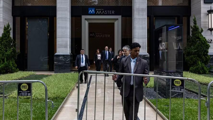 Master: Pressão política sobre BC foi sem precedentes, relataram técnicos a investigadores