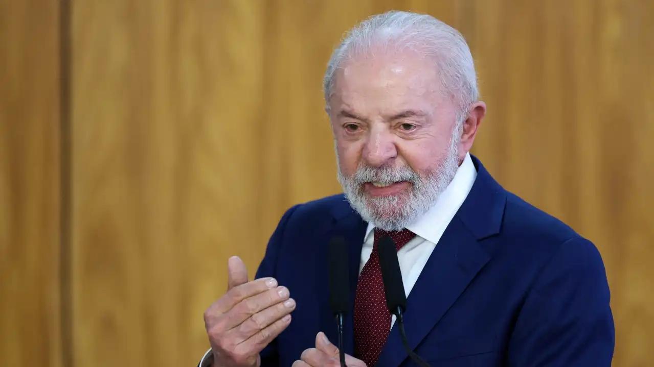Lula: o ex-condenado em 3 instâncias conseguiu voltar ao poder graças ao STF. É a desgraça do Brasil e nº 1 inimigo do povo.